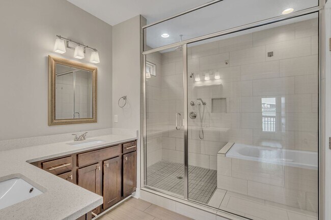 Building Photo - 4 BR with amenities in The Nations~