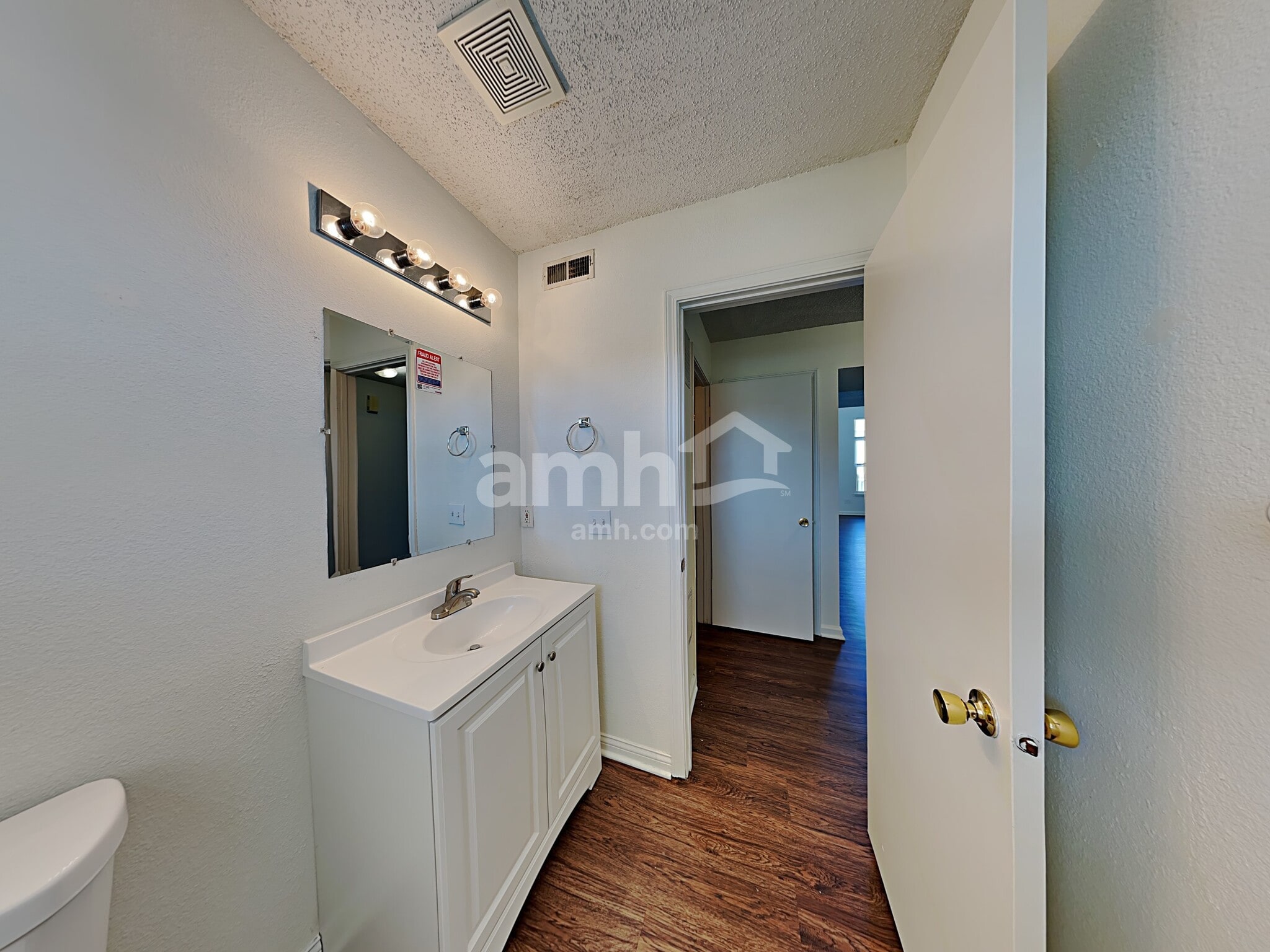 Building Photo - 1676 Sweetwater Ln