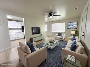 Building Photo - Beautiful 2 Bedroom 1 Bathroom Apartment *...