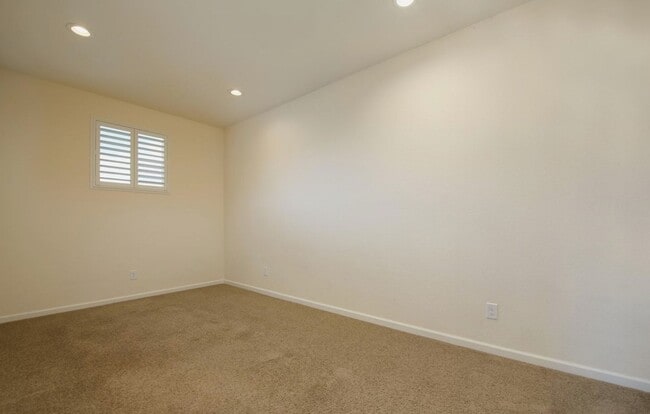 Building Photo - Condo For Lease in Carson City
