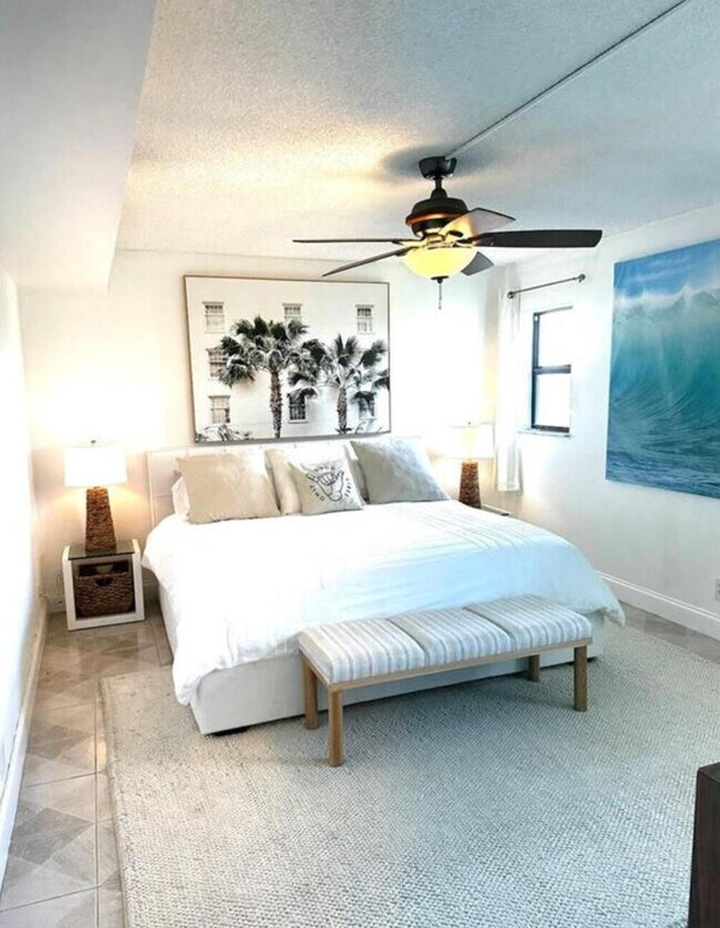 Building Photo - 1975 SE 3rd St