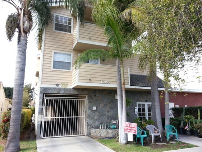 Building Photo - 1225 Belmont Ave.