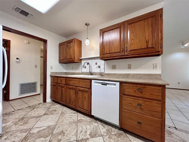 Building Photo - 57 Woodcreek Dr