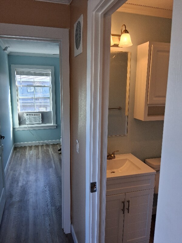 Building Photo - 589 Bernard Street