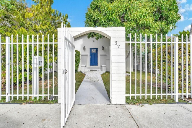 Building Photo - 37 NW 47th St