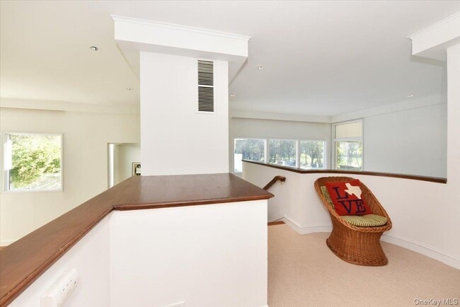 Building Photo - 3 Mill Pond Ln