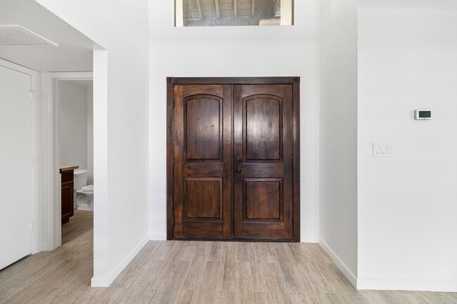 Building Photo - Luxury Living in the Heart of McCormick Ranch!