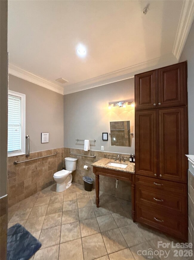 Building Photo - 13931 Thompson Rd