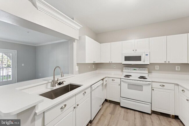 Building Photo - 4561 Strutfield Ln
