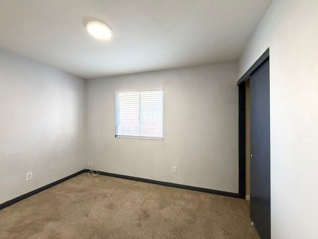 Building Photo - 901 Golden Hawk Way