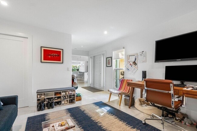 Building Photo - 2320 Las Casitas Dr