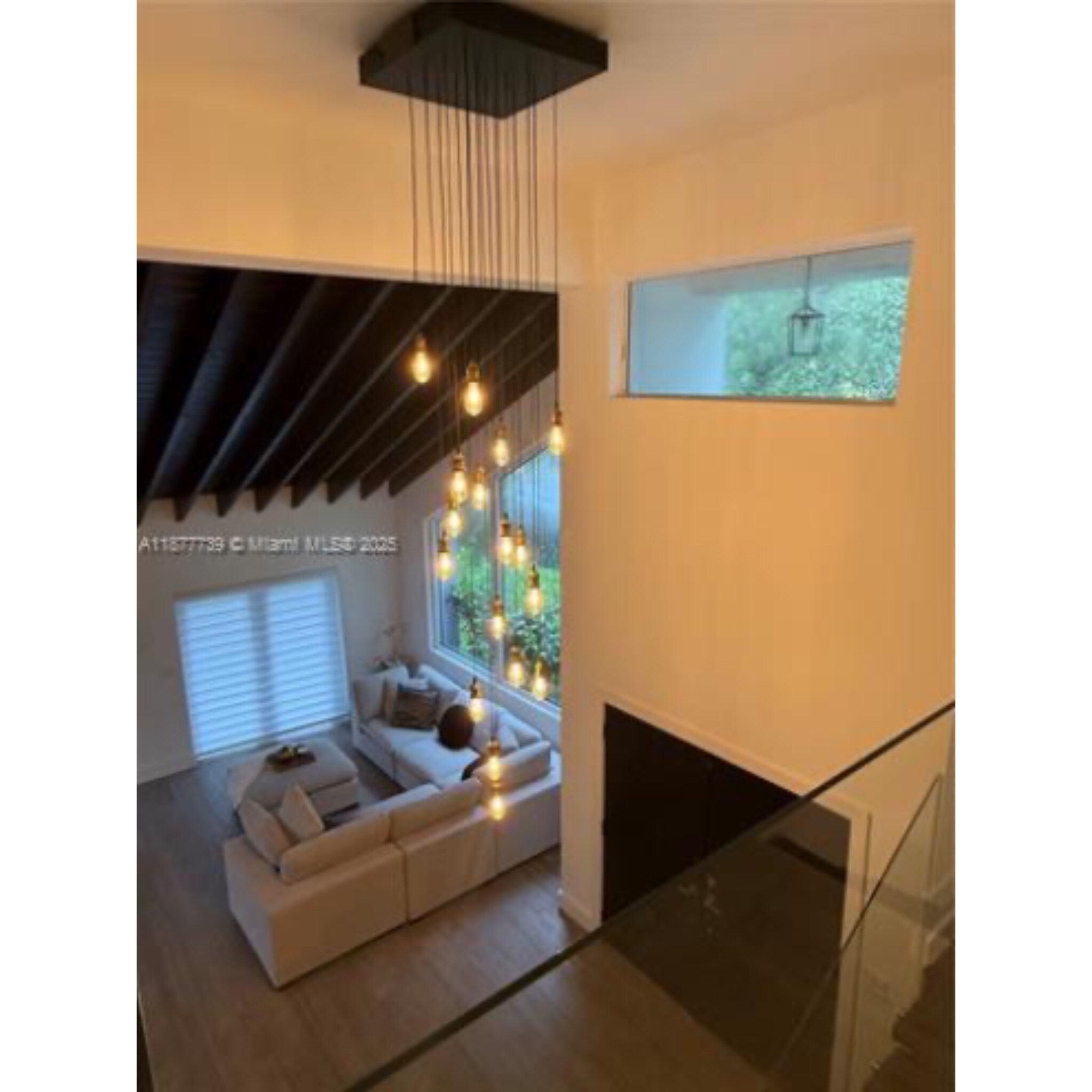 Building Photo - 3231 Salzedo St