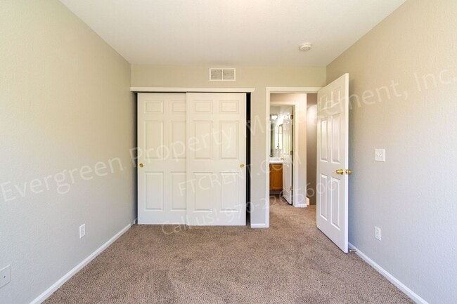 Building Photo - 3326 Warren Farm Dr