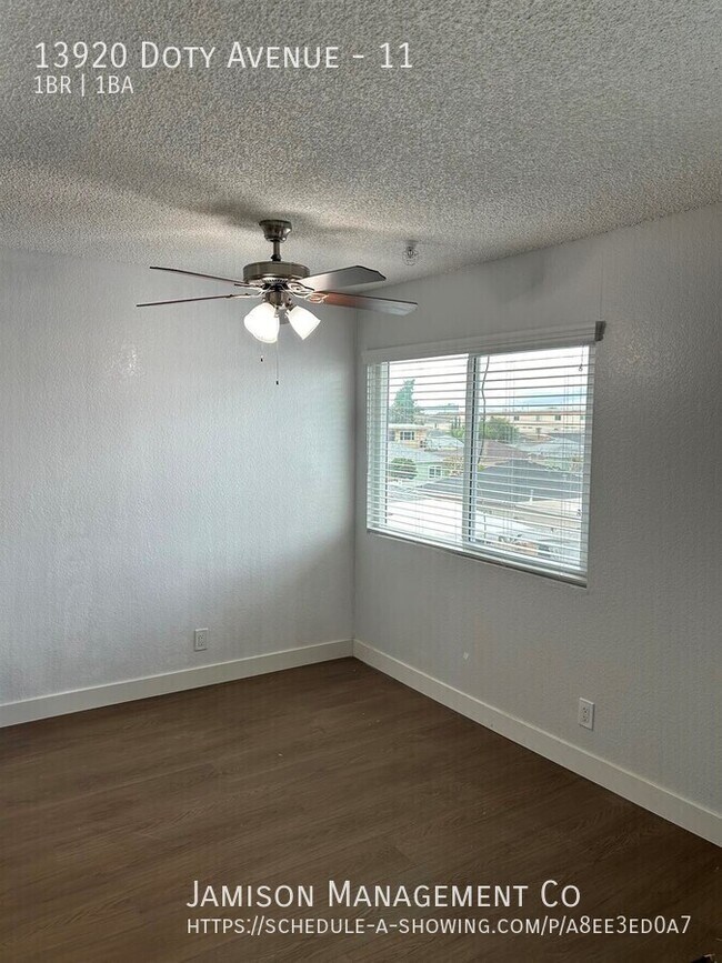 Building Photo - 13920 Doty Ave