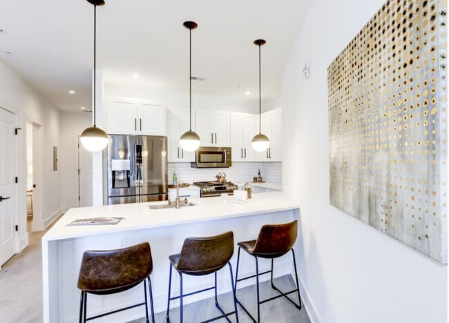 Building Photo - Constellation on H