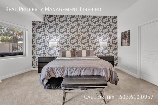 Building Photo - 4921 S Vista Pl