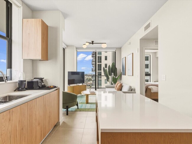 Building Photo - 11 NE 6th St