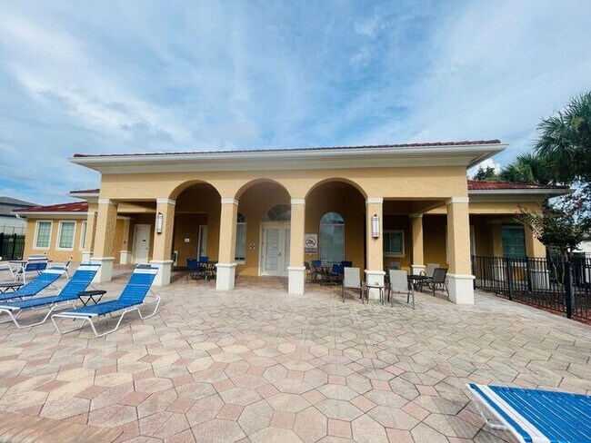 Building Photo - Spacious Two-Story Townhome-Bella Vista-2646 Bella Vista Dr Davenport FL 33897