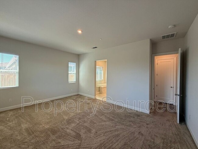 Building Photo - 614 Madrone St