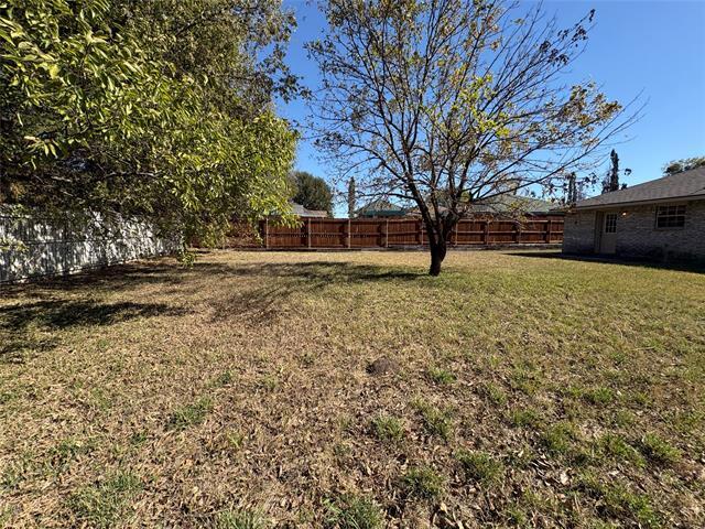 Building Photo - 2737 Gant Dr