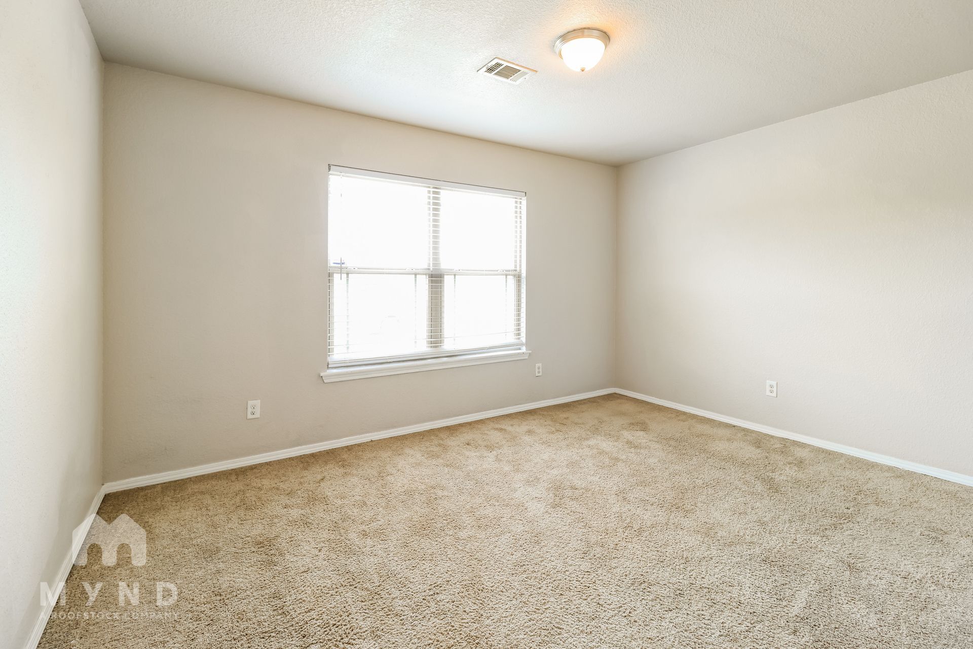 Building Photo - 17 Bristol Dr