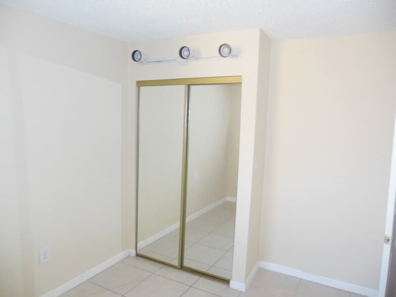 Building Photo - 8255 SW 152nd Ave