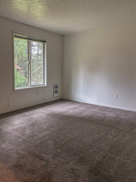 Building Photo - 6765 Montauk Cir