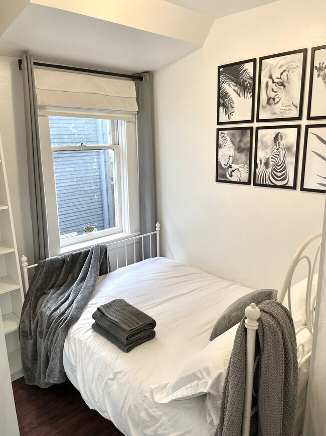 Bed in second room is optional. - 313 NE Stanton St