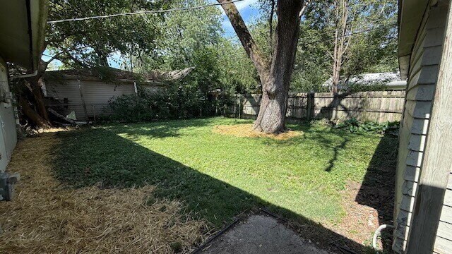 Building Photo - WEST - EAGLEDALE 3 BEDROOM RANCH AVAILABLE NOW!