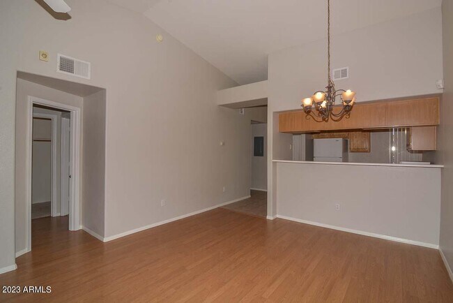 Building Photo - 7101 W Beardsley Rd