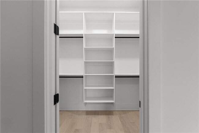 Building Photo - 409 Thunder Rd