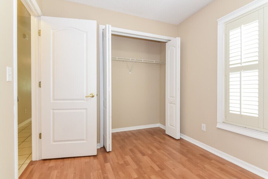 Building Photo - 23033 Clearwater Pl