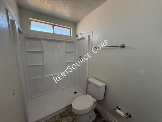 Building Photo - 4827 W Ave L 6