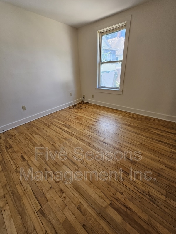 Building Photo - 49 Intervale Ave