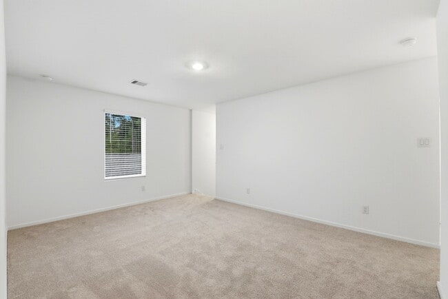 Building Photo - 15227 Abella Dr