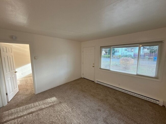 Building Photo - 235 Kearney St S