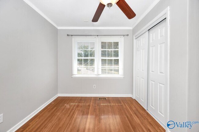 Building Photo - 8002 Greenwillow Ct SE