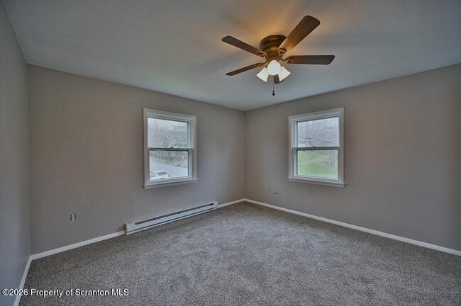 Building Photo - 431 Center St