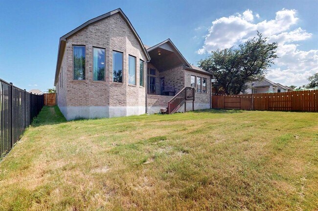 Building Photo - 1221 Blue Crk Ln