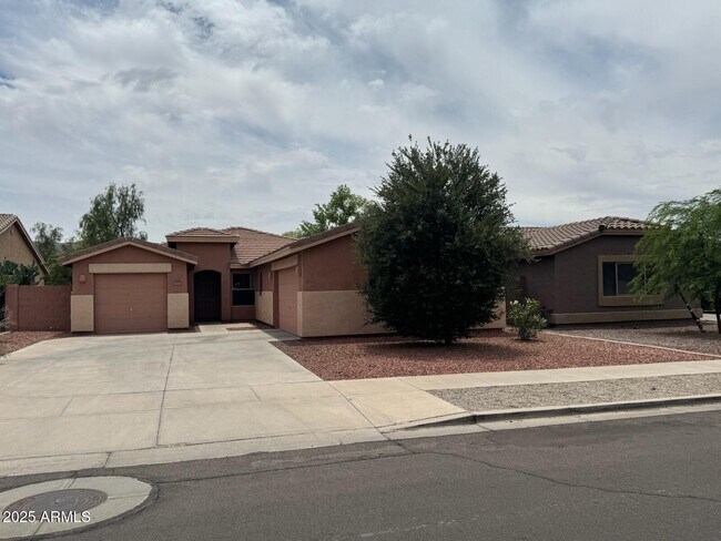 Building Photo - 2529 W Darrel Rd
