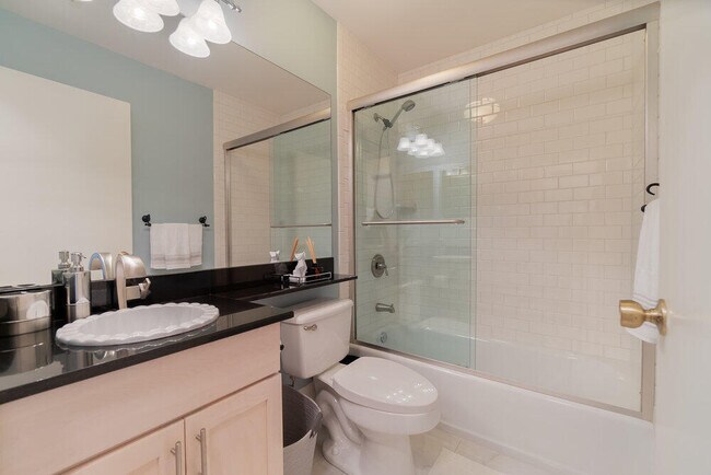 Building Photo - 13335 Bedford Mews Ct