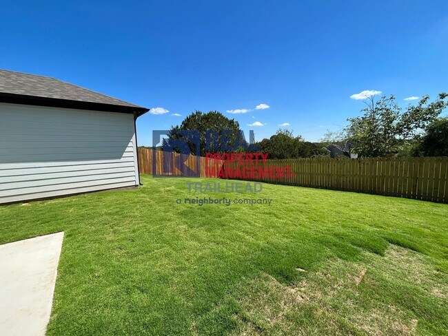 Building Photo - Stylish 3 Bed, 2 Bath Home in Gated Lakesi...