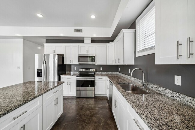 Building Photo - 501 Wesley Pl
