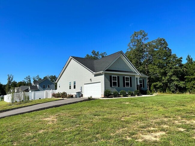 Building Photo - 2157 Kennington Pkwy N