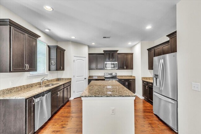 Building Photo - 5 bedroom house in the Somersby neighborhood in Pooler