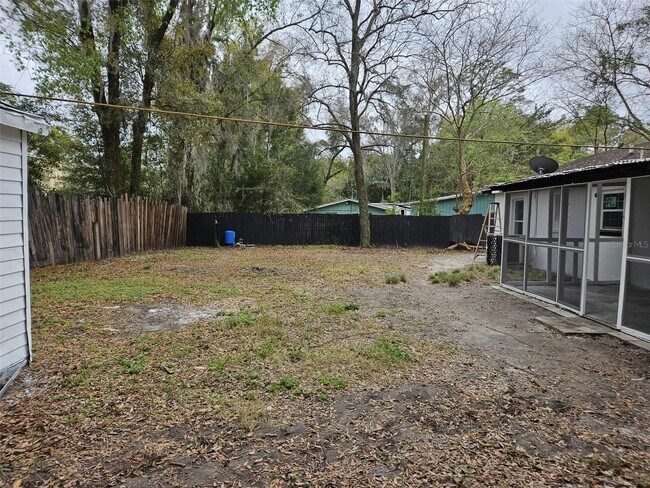 Building Photo - 4051 NW 19th Ave