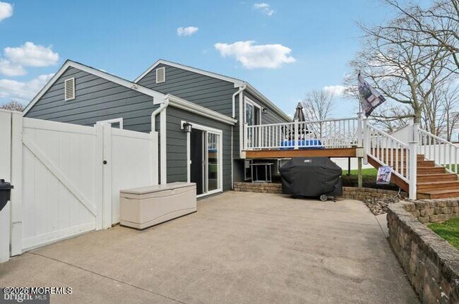 Building Photo - 118 Darien Rd
