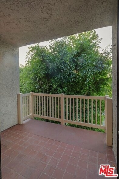 Building Photo - 14315 Riverside Dr