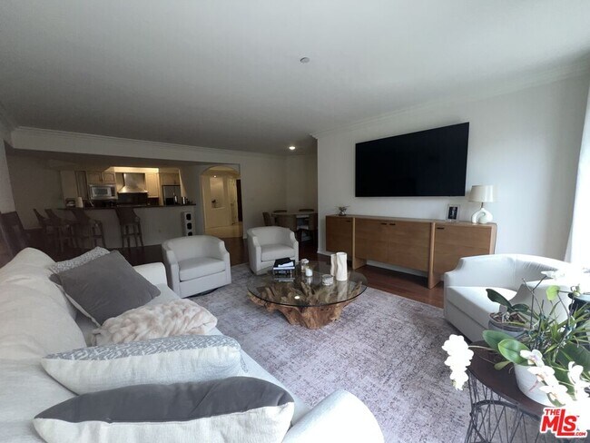 Building Photo - 1000 Granville Ave