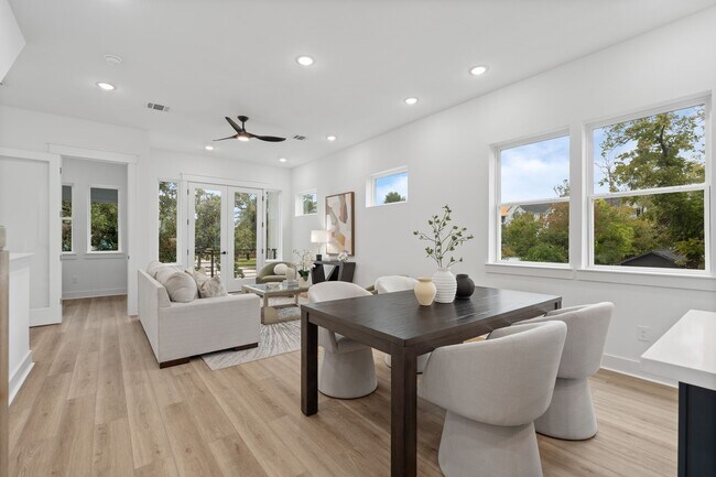 Building Photo - 717 Janisch Rd